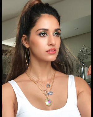 Disha Patani (aka) Disha