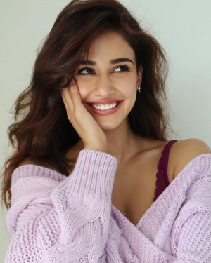 Disha Patani (aka) Disha