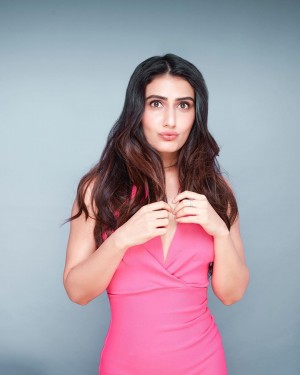 Fatima Sana Shaikh (aka) Fatima SanaShaikh