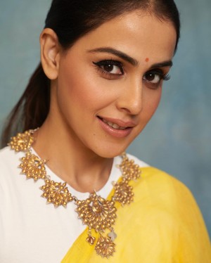 Genelia D Souza (aka) Genelia