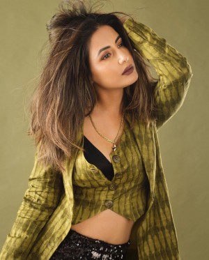 Hina Khan (aka) Hina