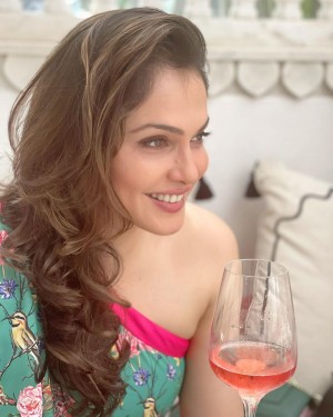 Isha Koppikar (aka) Isha Kopikar