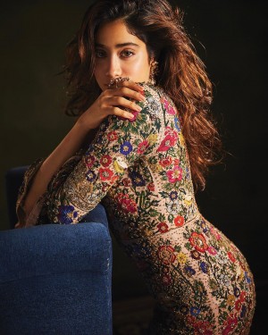 Janhvi Kapoor (aka) JahnaviKaapoor