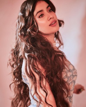 Janhvi Kapoor (aka) JahnaviKaapoor