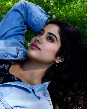 Janhvi Kapoor (aka) JahnaviKaapoor