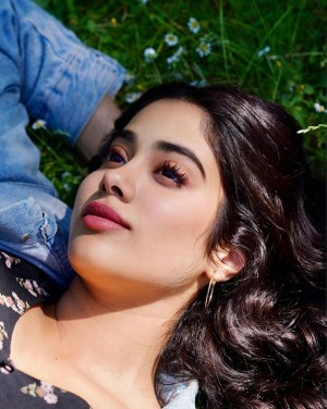 Janhvi Kapoor (aka) JahnaviKaapoor