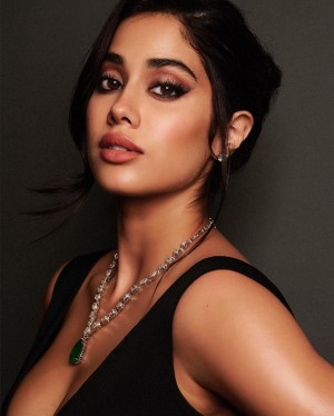 Janhvi Kapoor (aka) JahnaviKaapoor