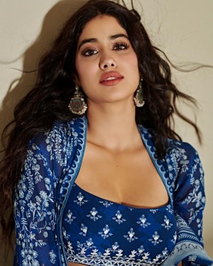 Janhvi Kapoor (aka) JahnaviKaapoor