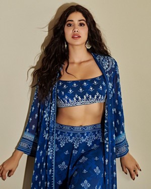 Janhvi Kapoor (aka) JahnaviKaapoor