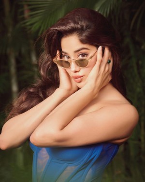 Janhvi Kapoor (aka) JahnaviKaapoor