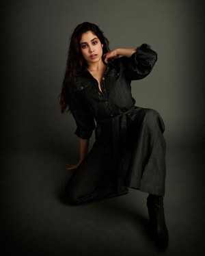 Janhvi Kapoor (aka) JahnaviKaapoor