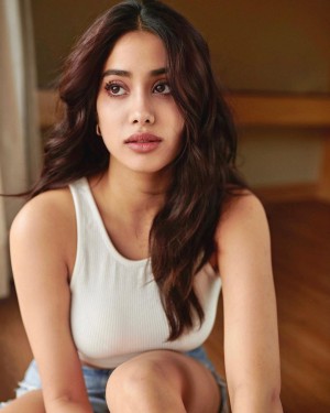 Janhvi Kapoor (aka) JahnaviKaapoor