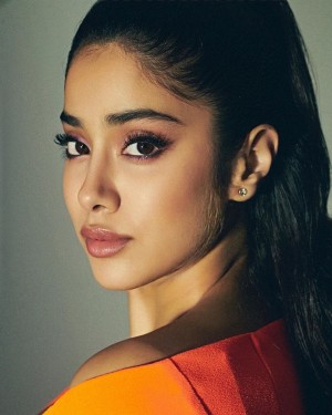 Janhvi Kapoor (aka) JahnaviKaapoor