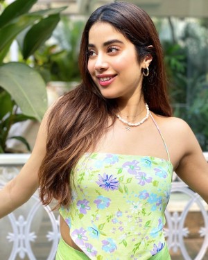 Janhvi Kapoor (aka) JahnaviKaapoor