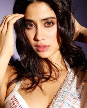 Janhvi Kapoor (aka) JahnaviKaapoor