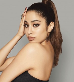 Janhvi Kapoor (aka) JahnaviKaapoor