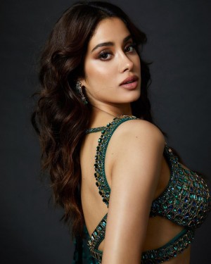 Janhvi Kapoor (aka) JahnaviKaapoor