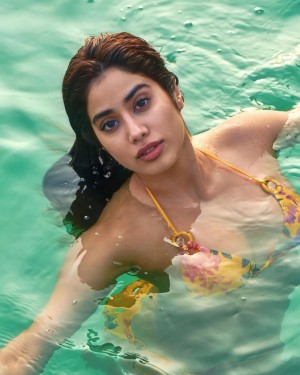 Janhvi Kapoor (aka) JahnaviKaapoor