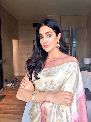 Jhanvi Kapoor (aka) Jahnavi Kapoor