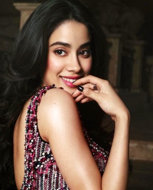 Jhanvi Kapoor (aka) Jahnavi Kapoor