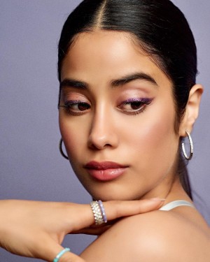 Jhanvi Kapoor (aka) Jahnavi Kapoor