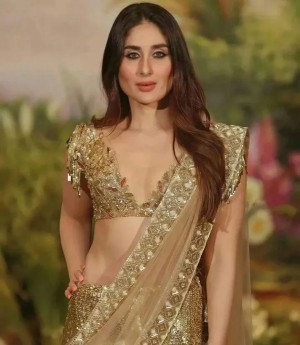 Kareena Kapoor (aka) Kareena Kapur