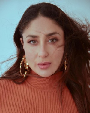 Kareena Kapoor (aka) Kareena Kapur