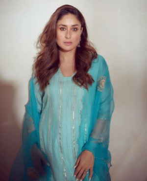 Kareena Kapoor (aka) Kareena Kapur