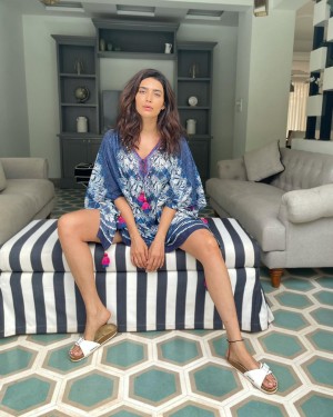 Karishma Tanna (aka) KarishmaTanna