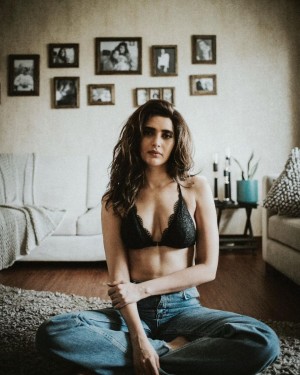 Karishma Tanna (aka) KarishmaTanna