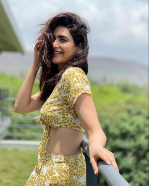 Karishma Tanna (aka) KarishmaTanna