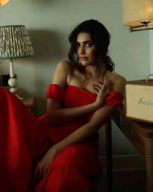 Karishma Tanna (aka) KarishmaTanna