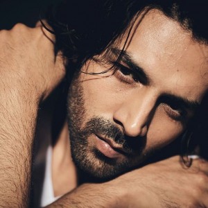 Kartik Aaryan (aka) Karthik Aryan