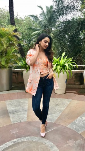 Kiara Advani (aka) Kiara Advanai