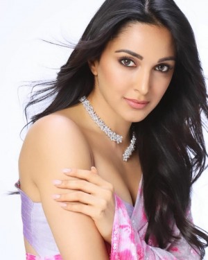 Kiara Advani (aka) Kiara Advanai