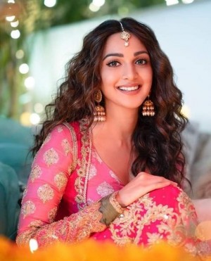 Kiara Advani (aka) Kiara Advanai