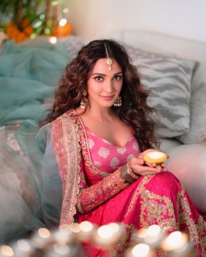 Kiara Advani (aka) Kiara Advanai