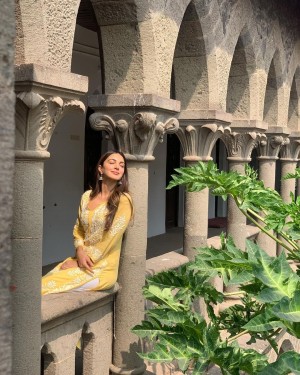 Kiara Advani (aka) Kiara Advanai