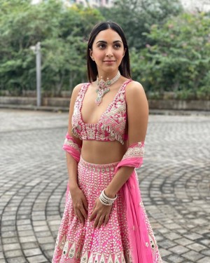 Kiara Advani (aka) Kiara Advanai