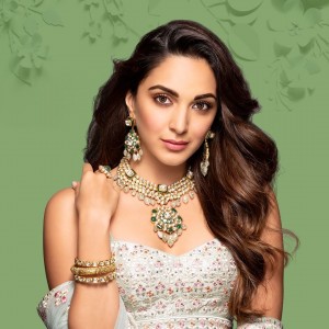 Kiara Advani (aka) Kiara Advanai