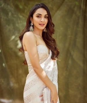 Kiara Advani (aka) Kiara Advanai