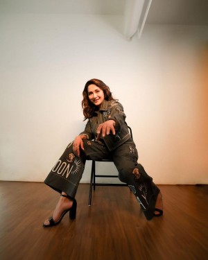 Madhuri Dixit (aka) MadhuriDixit