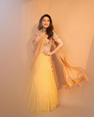 Madhuri Dixit (aka) MadhuriDixit