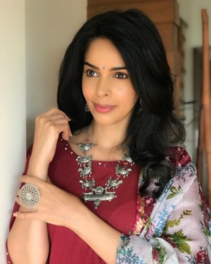 Mallika Sherawat (aka) Mallika Sherawath