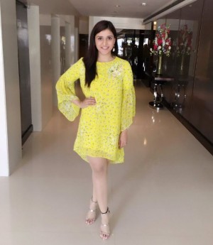 Mannara Chopra (aka) MannaraChopra