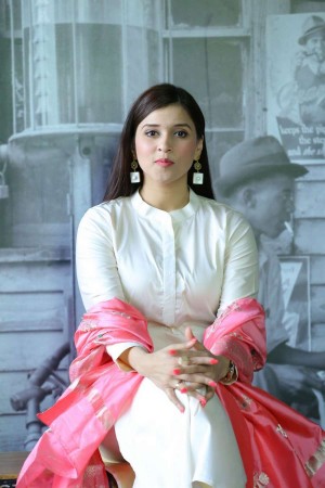 Mannara Chopra (aka) MannaraChopra