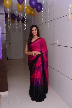 Meenakshi Dixit (aka) MeenakshI