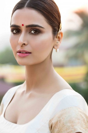 Meenakshi Dixit (aka) MeenakshI