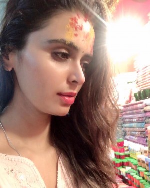 Meenakshi Dixit (aka) MeenakshI