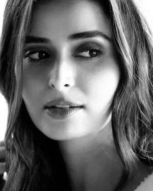 Meenakshi Dixit (aka) MeenakshI